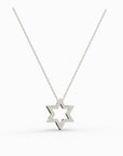 שרשרת עם תליון מגן דוד מזהב לבן בגימור מבריק