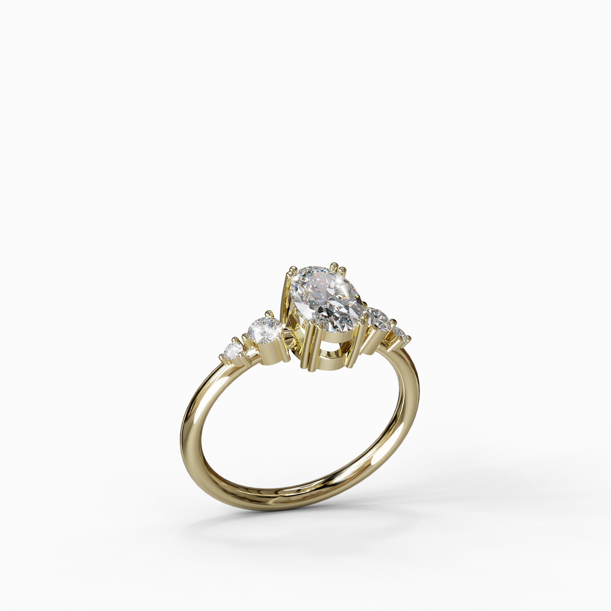 טבעת סוליטייר Bianca מזהב צהוב בשיבוץ יהלום אובל טבעי ויהלומי צד