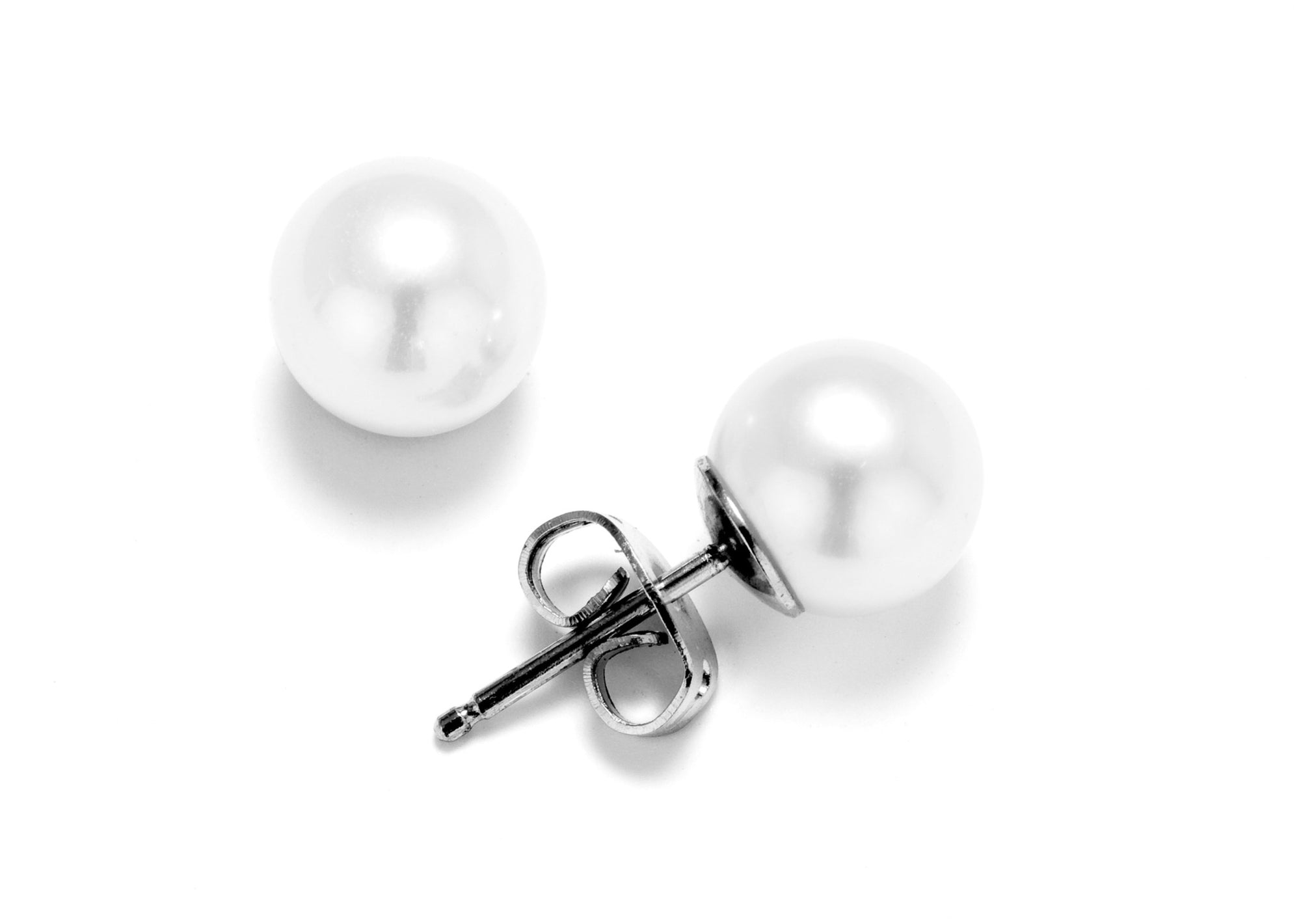 עגילי מרילין זהב לבן 14 קראט משובצים פנינה טבעית איכותית