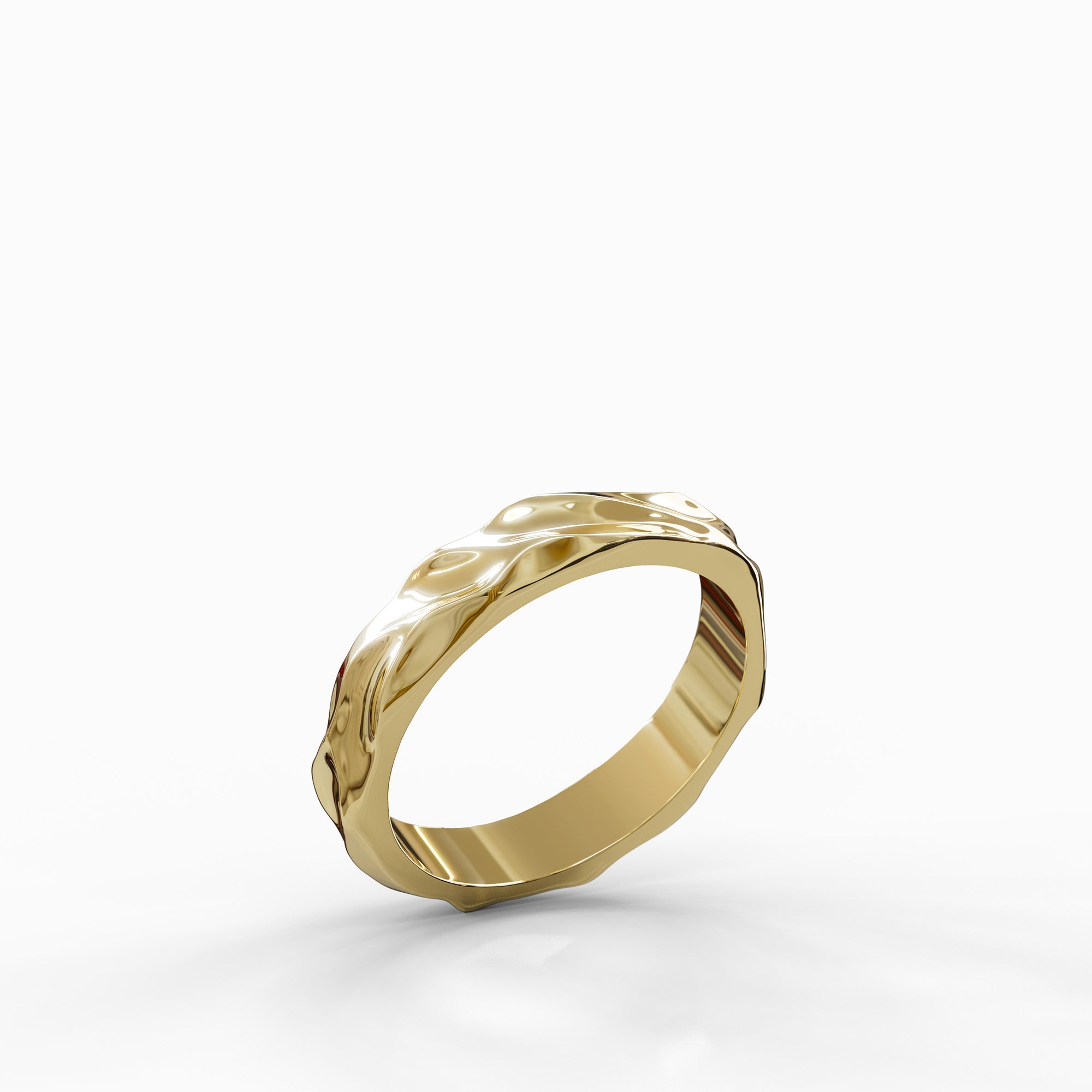 טבעת נישואין Noga מזהב צהוב 14 קראט בעיצוב גלי  – טבעת חלקה ונקייה המתאימה לחופה לפי ההלכה